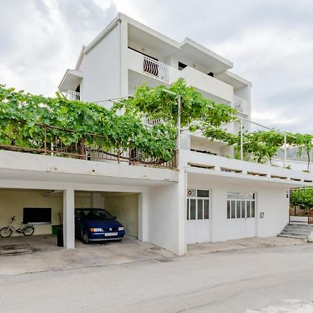 Apartments Flor De Lis ポドストラナ エクステリア 写真