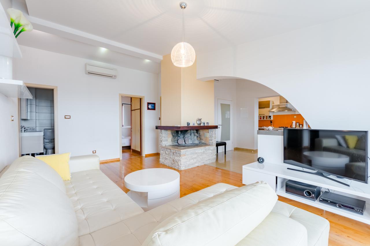 Apartments Flor De Lis ポドストラナ エクステリア 写真