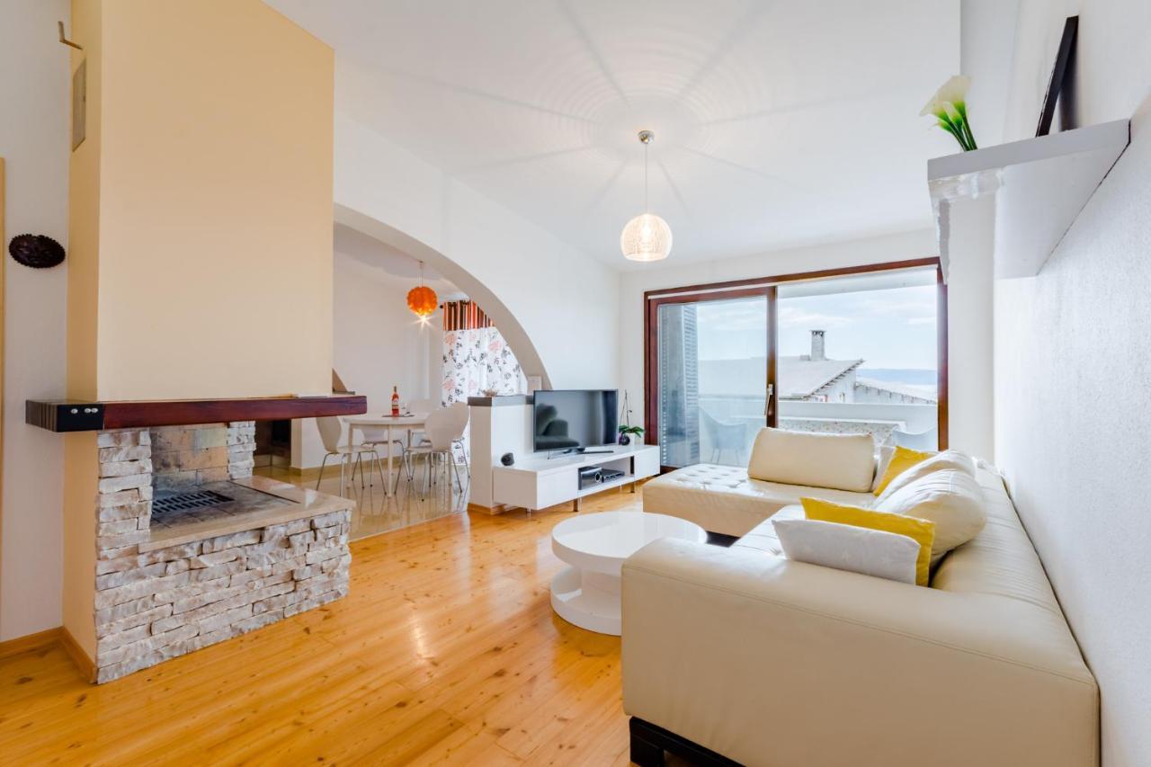 Apartments Flor De Lis ポドストラナ エクステリア 写真