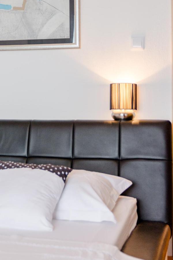 Apartments Flor De Lis ポドストラナ エクステリア 写真