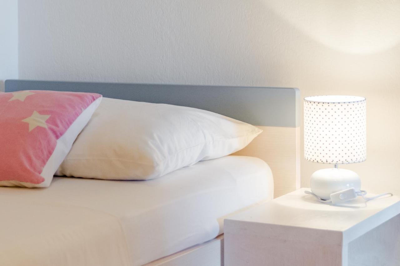 Apartments Flor De Lis ポドストラナ エクステリア 写真