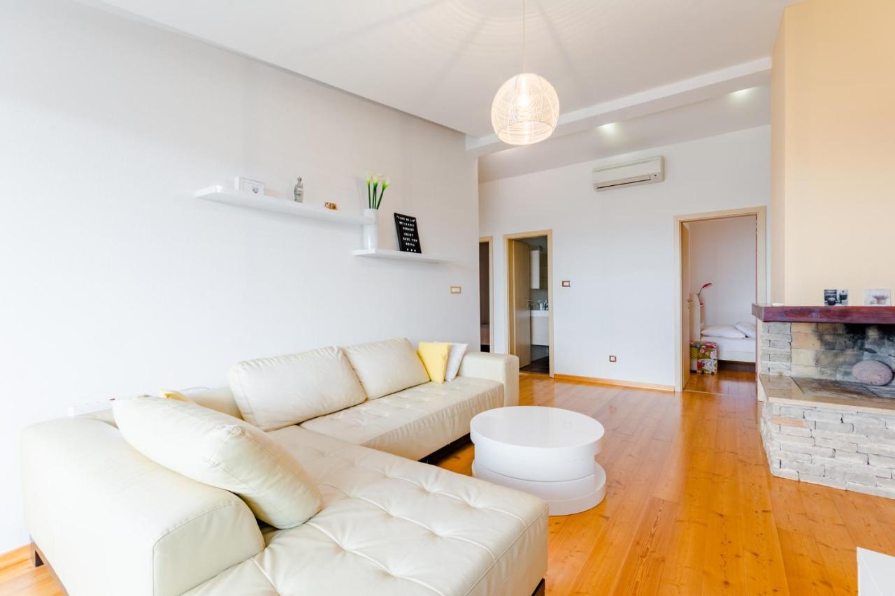 Apartments Flor De Lis ポドストラナ エクステリア 写真