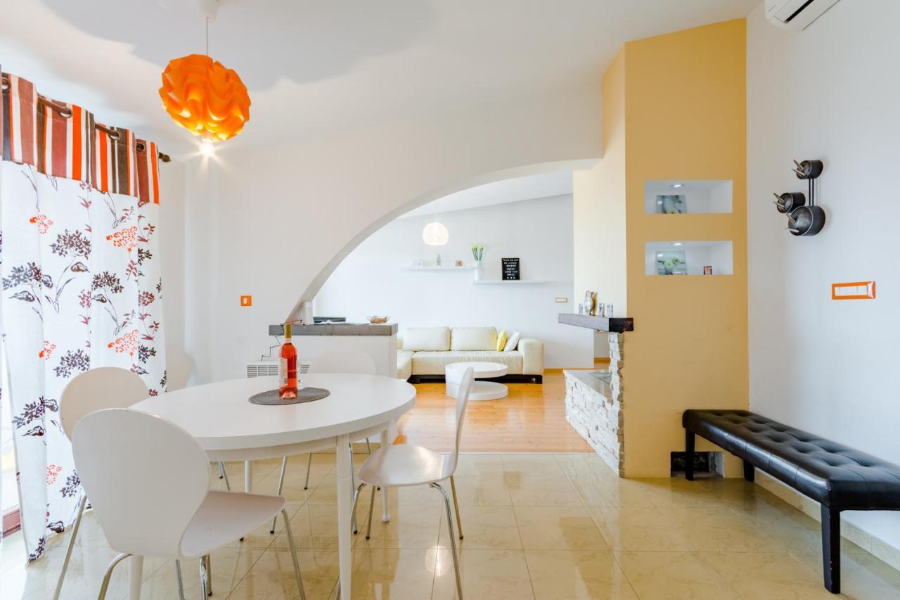 Apartments Flor De Lis ポドストラナ エクステリア 写真